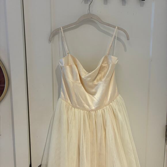 NWT Reformation Alouette Dress in Fior di Latte Sz 8 - Picture 4 of 14